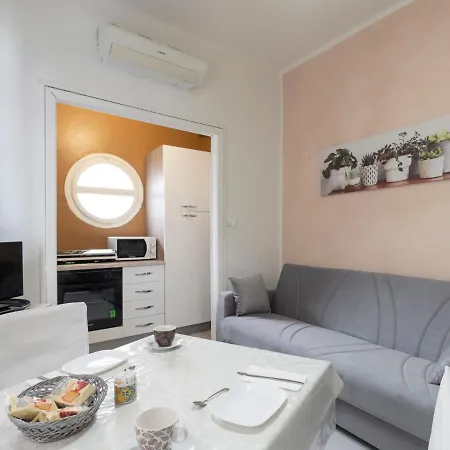 Apartment Il Gabbiano By Interhome Alassio